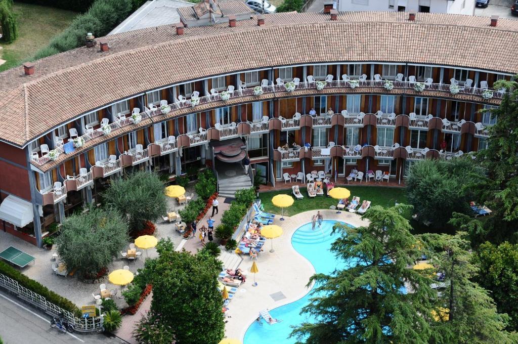 Hotel Continental Garda  Ngoại thất bức ảnh