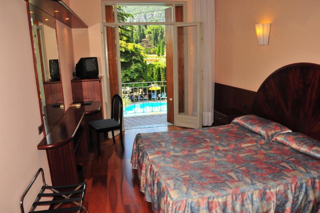 Hotel Continental Garda  Ngoại thất bức ảnh