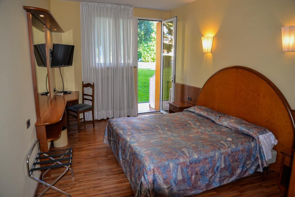 Hotel Continental Garda  Phòng bức ảnh